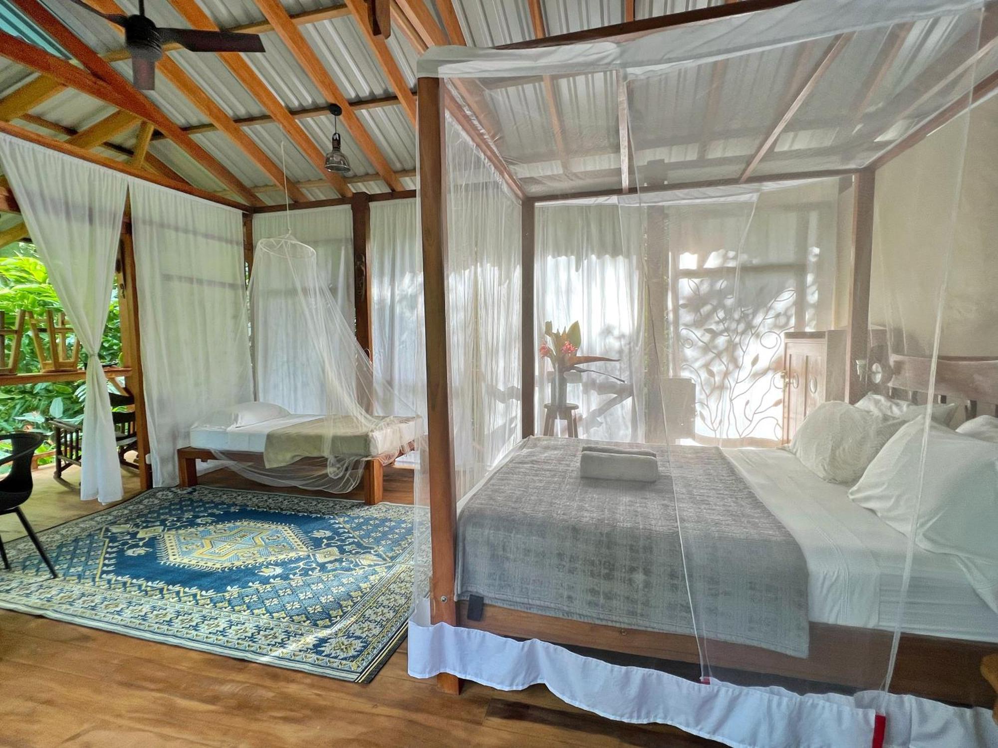 Geckoes Lodge Cocles Exterior photo